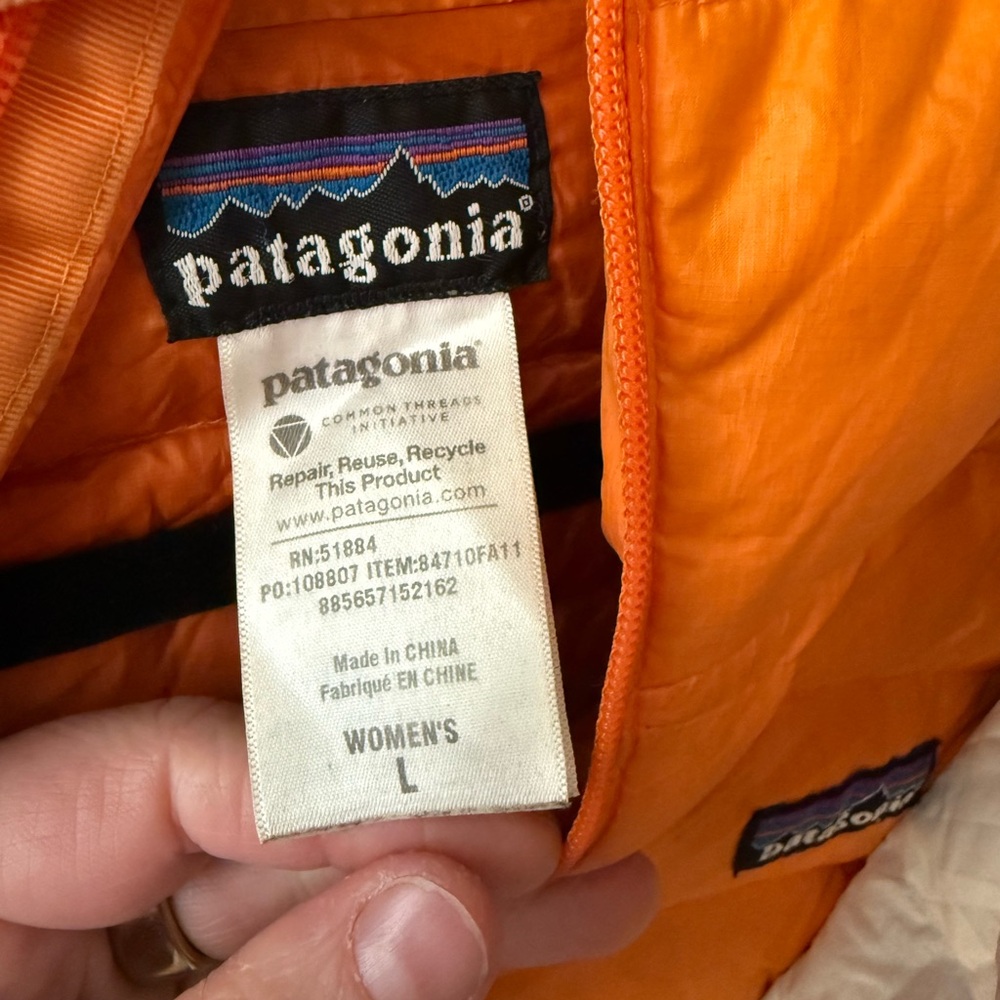 Patagonia Down Sweater Hoody - Mango - Large - Picture 2 of 9